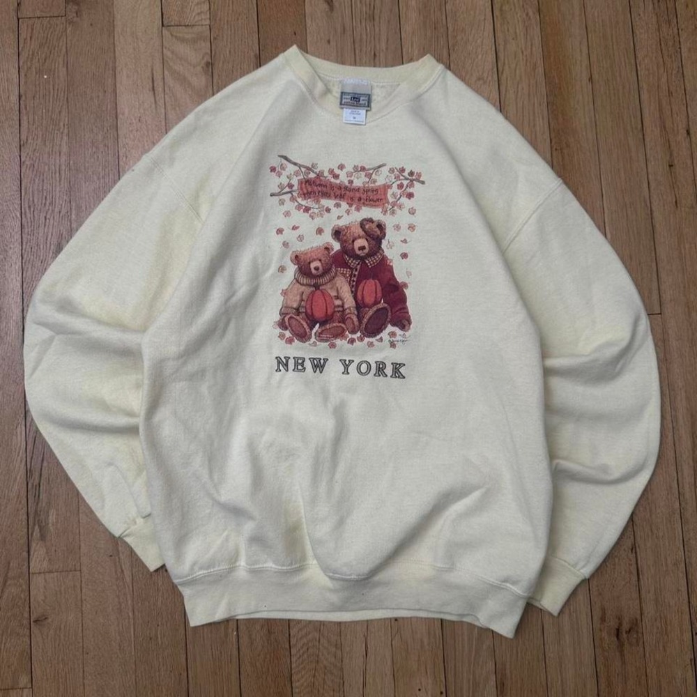 Vintage 90s Lee New York‎ Cream Bear Sweatshirt Medium